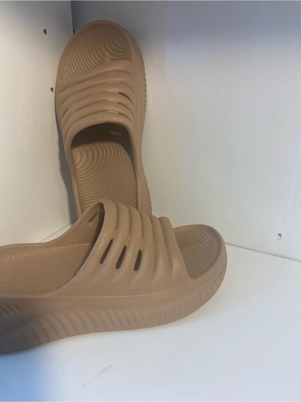 Womens 8.5 Taupe KUAILU slides Rubber House Shoes Platform Like New